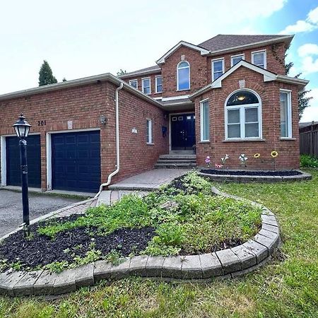 Neighborhood Friendly House In Barrie! Villa Exterior photo